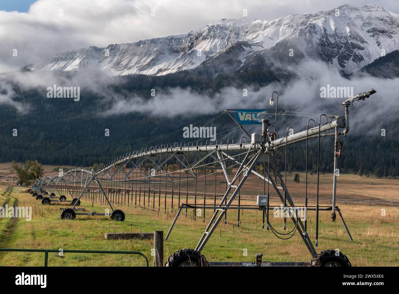 Pivot irrigation system in Oregon's Wallowa Valley Stock Photo Alamy