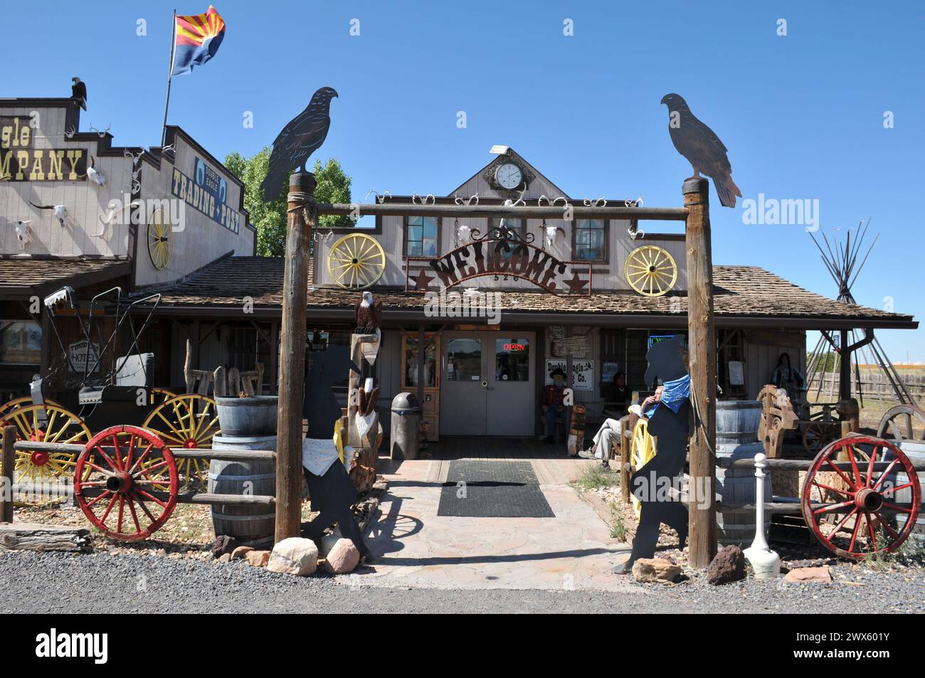 Valle Kaibab national forest area /Arizona/USA /  09.September 2019 / Double eagle trading company in Valle and market Native american,old west craft curisos  wagon work in Valle Arizona United States.  (Photo. Francis Dean/Deanpictures) Stock Photo