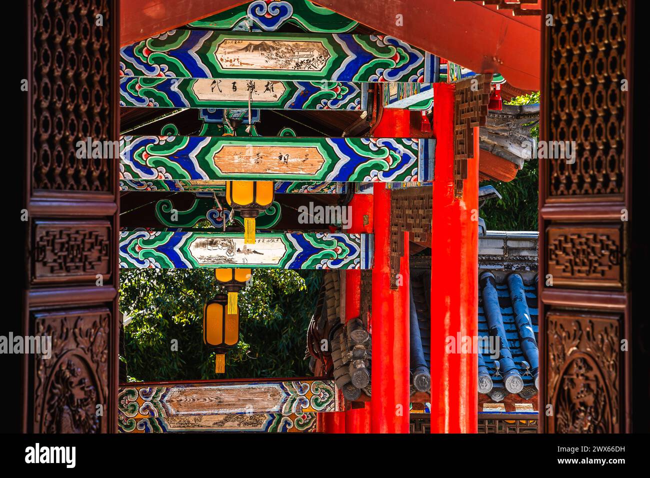 Lijiang river street hi-res stock photography and images - Alamy