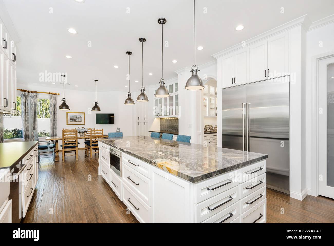 An interior shot of the kitchen of a Luxury Home in Calabasas ...
