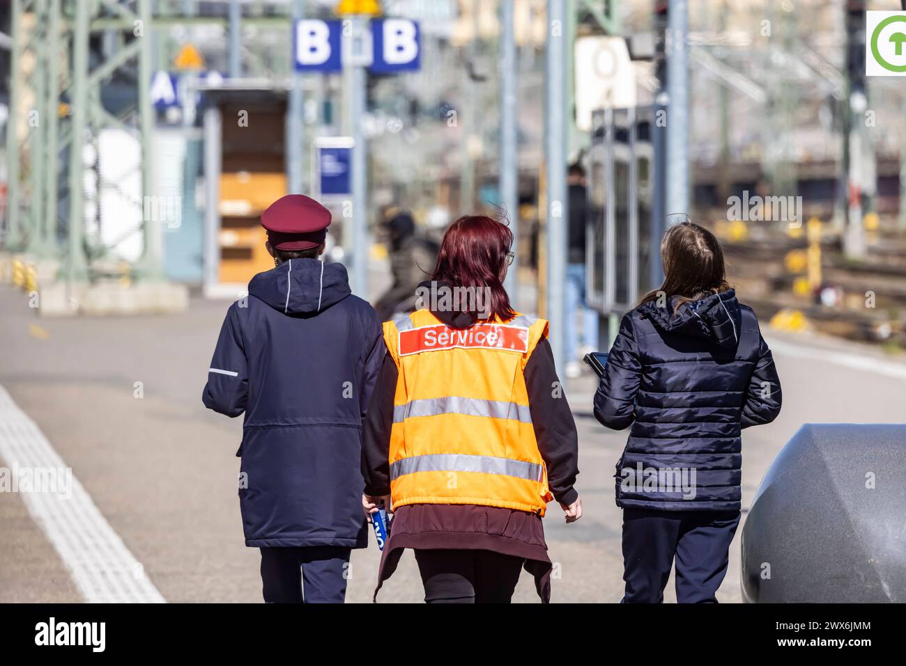 Servicepersonal hi-res stock photography and images - Alamy