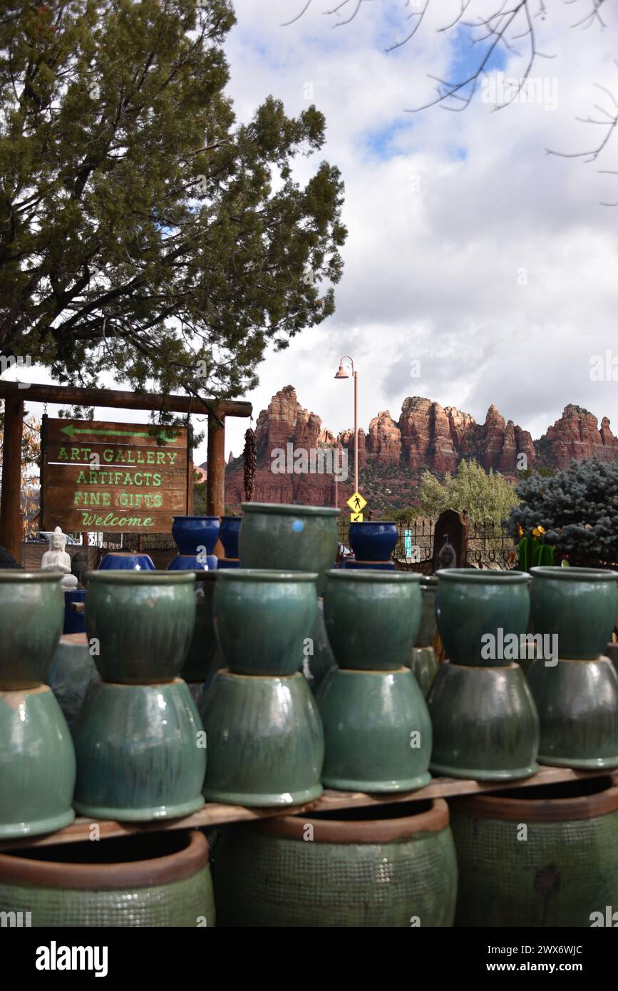 Sedona, AZ USA 2/3/2024.. Son Silver West Galleries. Beautiful vintage signs, Kodak, Bob’s Big Boy sign, wind spinners, Mexican lawn ornaments, chili Stock Photo