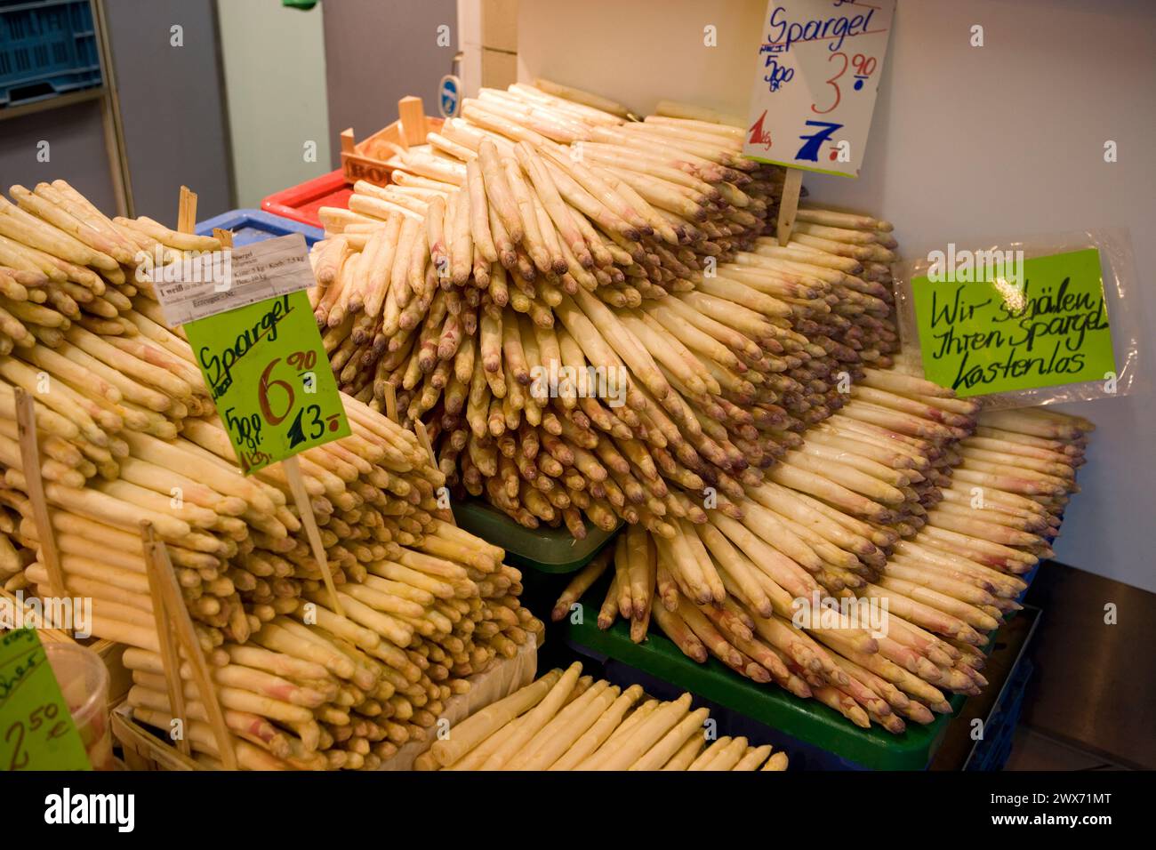 Selling Asparagus, covered market, Hanover, Lower Saxony, Germany, Europe Stock Photo