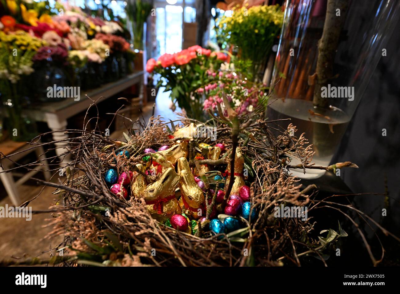Duesseldorf, Germany. 28th Mar, 2024. An Easter nest with chocolate
