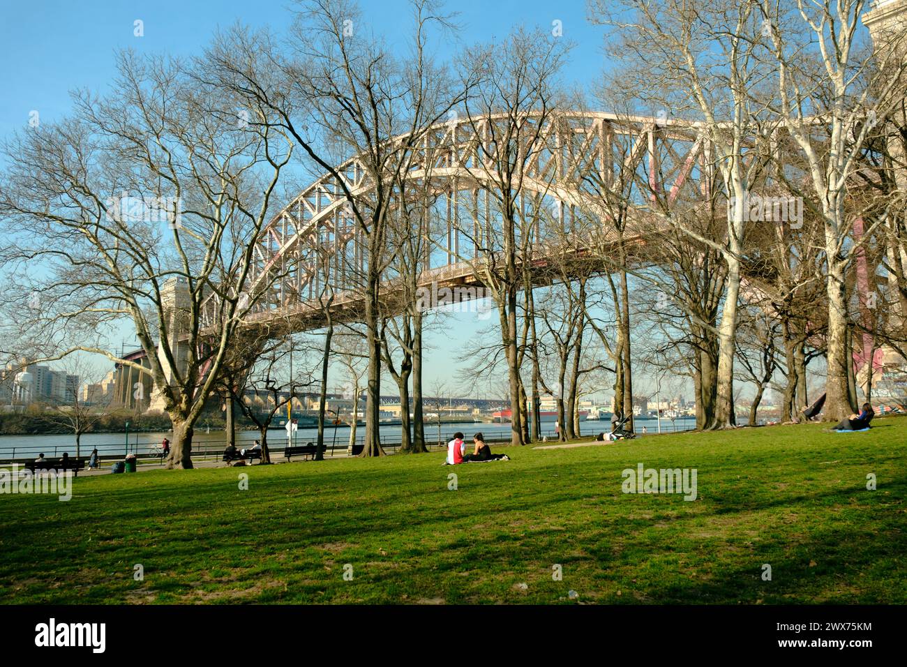 The Hells Gate Bridge in Astoria Park, Queens, New York Stock Photo - Alamy