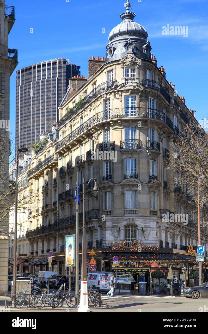 France, Ile-de-France region, Paris rive Gauche, brasserie 'Le Dôme', boulevard du Montparnasse, 14th arrondissement. 19 March 2024 Stock Photo