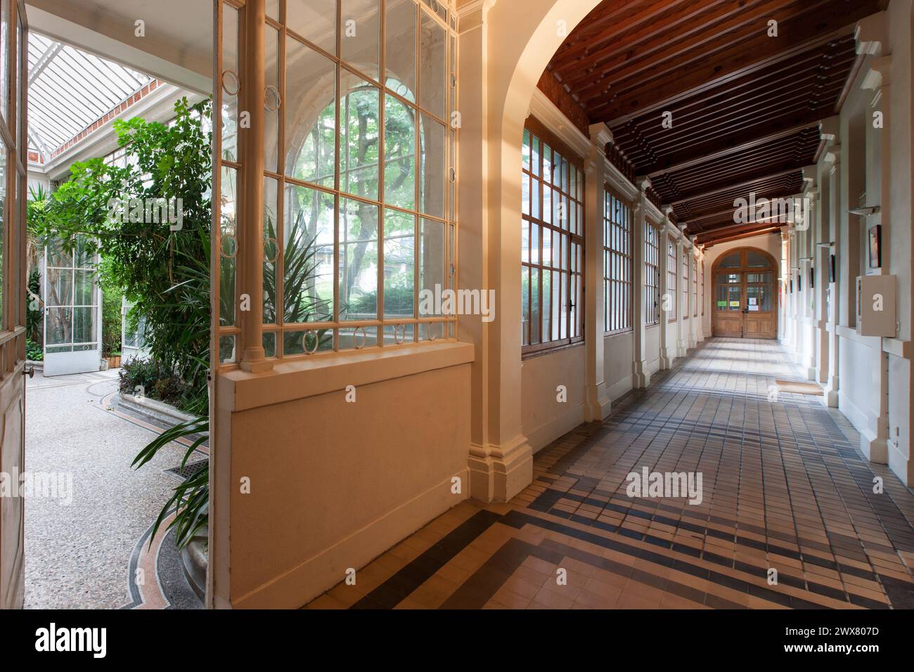 Lycee montaigne hi-res stock photography and images - Alamy