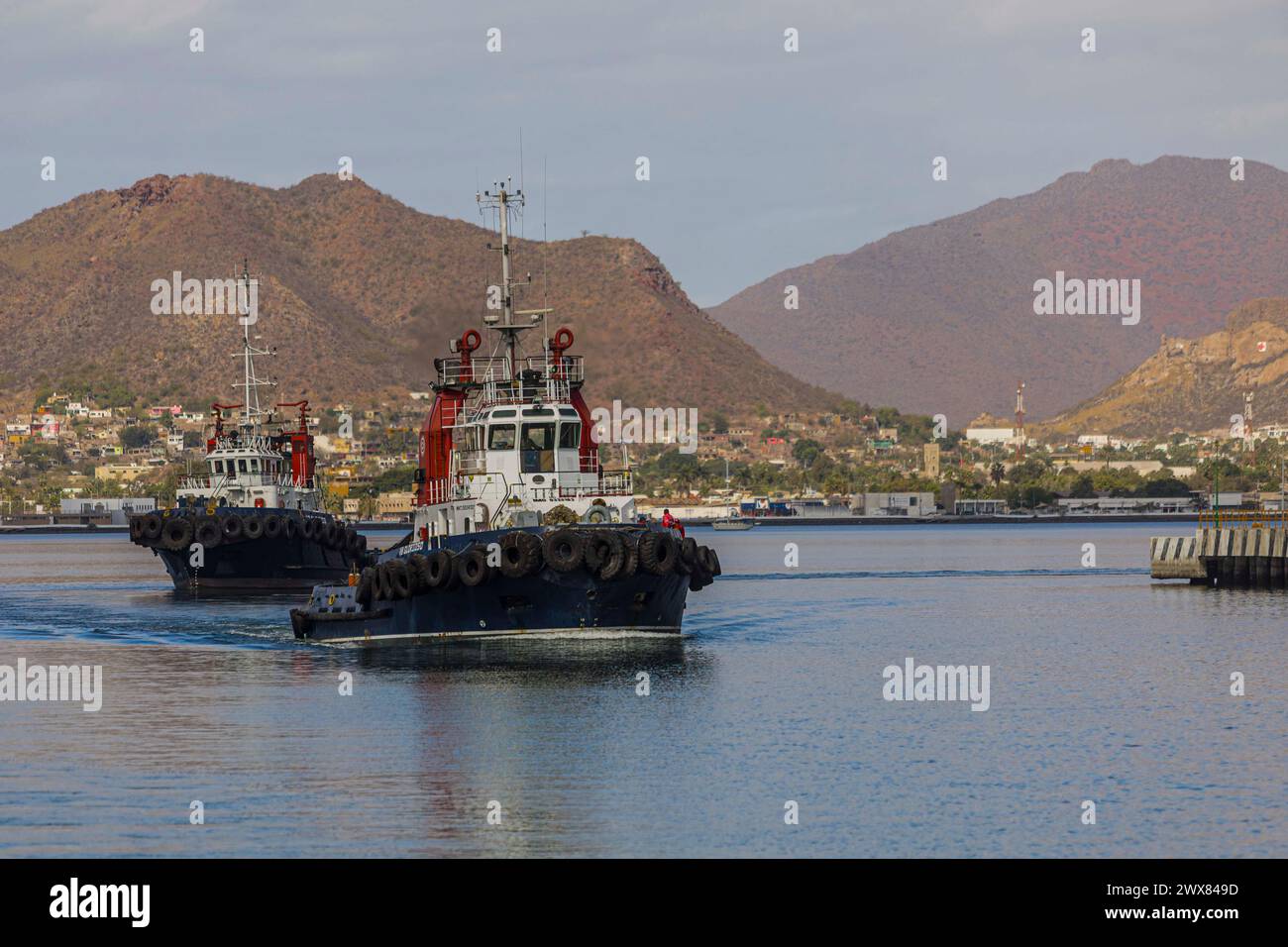 Buoyant ship at the maritime terminal or port in the bay of Guaymas Sonora 2004. (Photo by Luis Gutiérrez/Norte Photo)   Buque balizador en la terminal maritima o puerto en la  bahía de Guaymas Sonora 2004. (Photo by Luis Gutiérrez/Norte Photo) Stock Photo