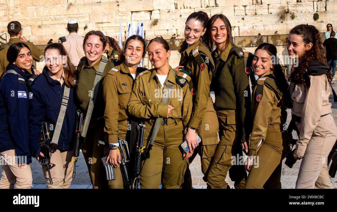 Portrait of soldiers, Induction ceremony for new graduates of the IDF ...
