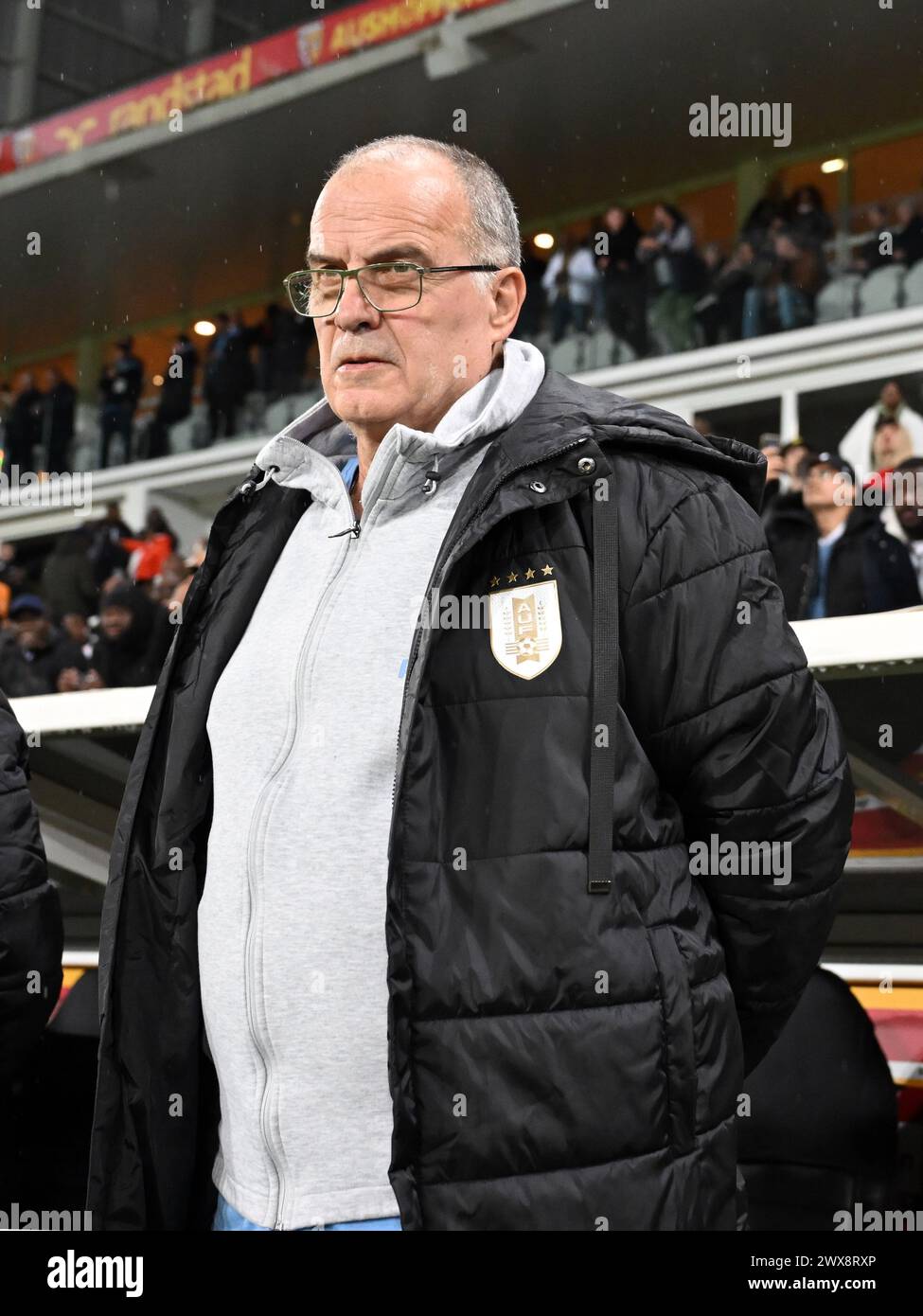 LENS - Uruguay coach Marcelo Bielsa during the friendly Interland match between Ivory Coast and Uruguay at Stade Bollaert Delelis on March 26, 2024 in Lens, France. ANP | Hollandse Hoogte | GERRIT VAN COLOGNE Stock Photo