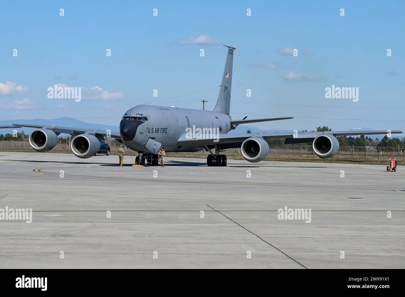 Airmen assigned to the 92nd Aircraft Maintenance Squadron prepare a KC
