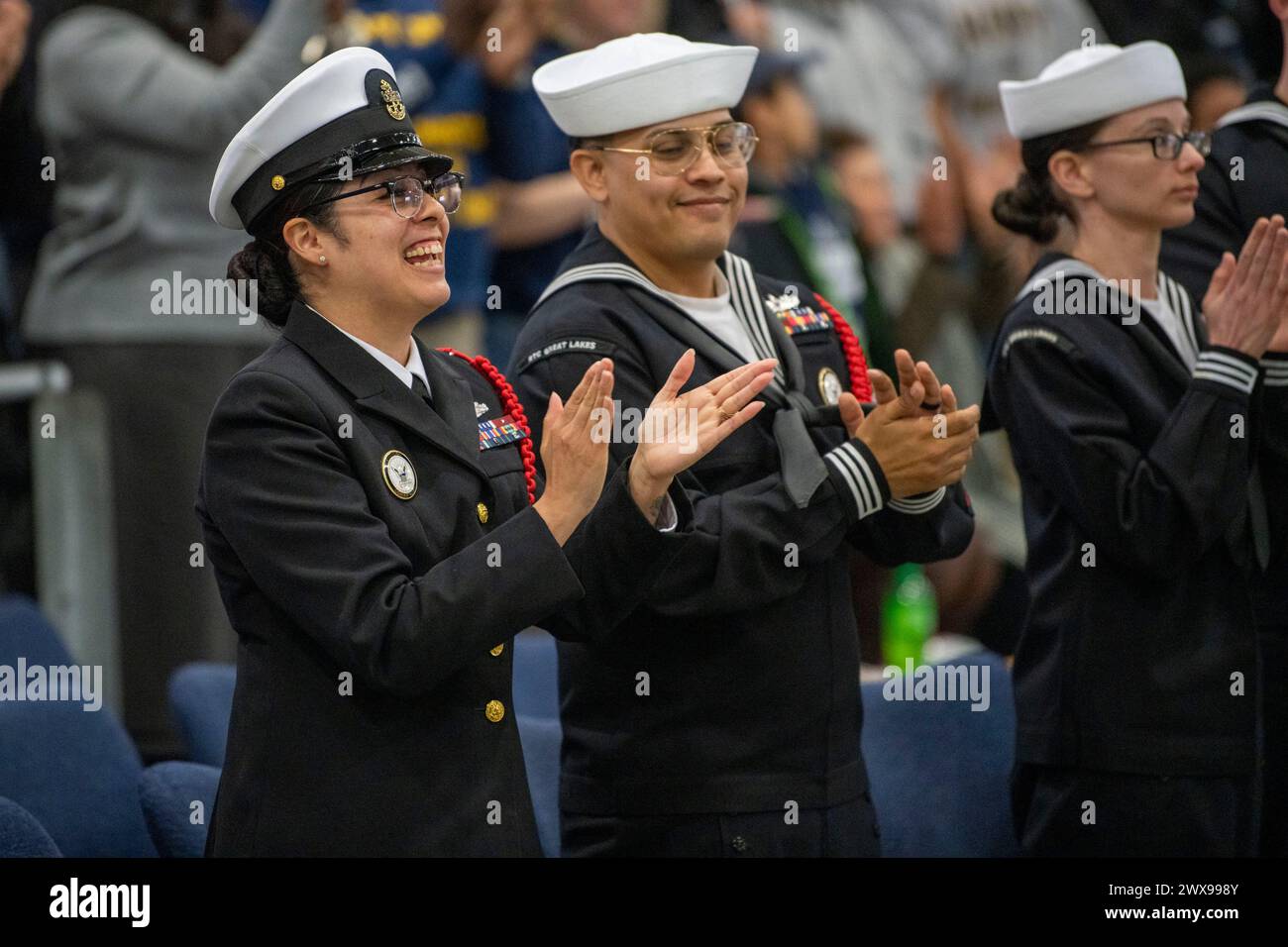 Us navy boot camp hi res stock photography and images Alamy