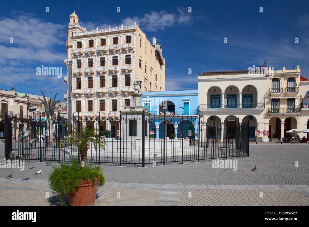 Old colonial buildings on Plaza Vieja square in Havana Vieja. Stock Photo