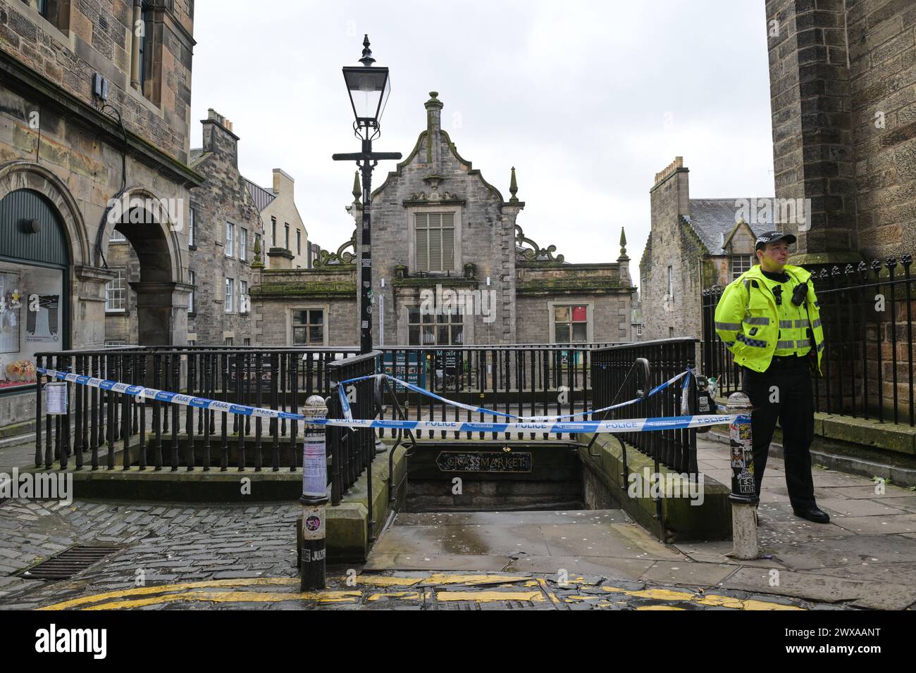 Edinburgh Scotland, UK 29 March 2024.  Police Incident between Victoria Street and Upper Bow. credit sst/alamy live news Stock Photo