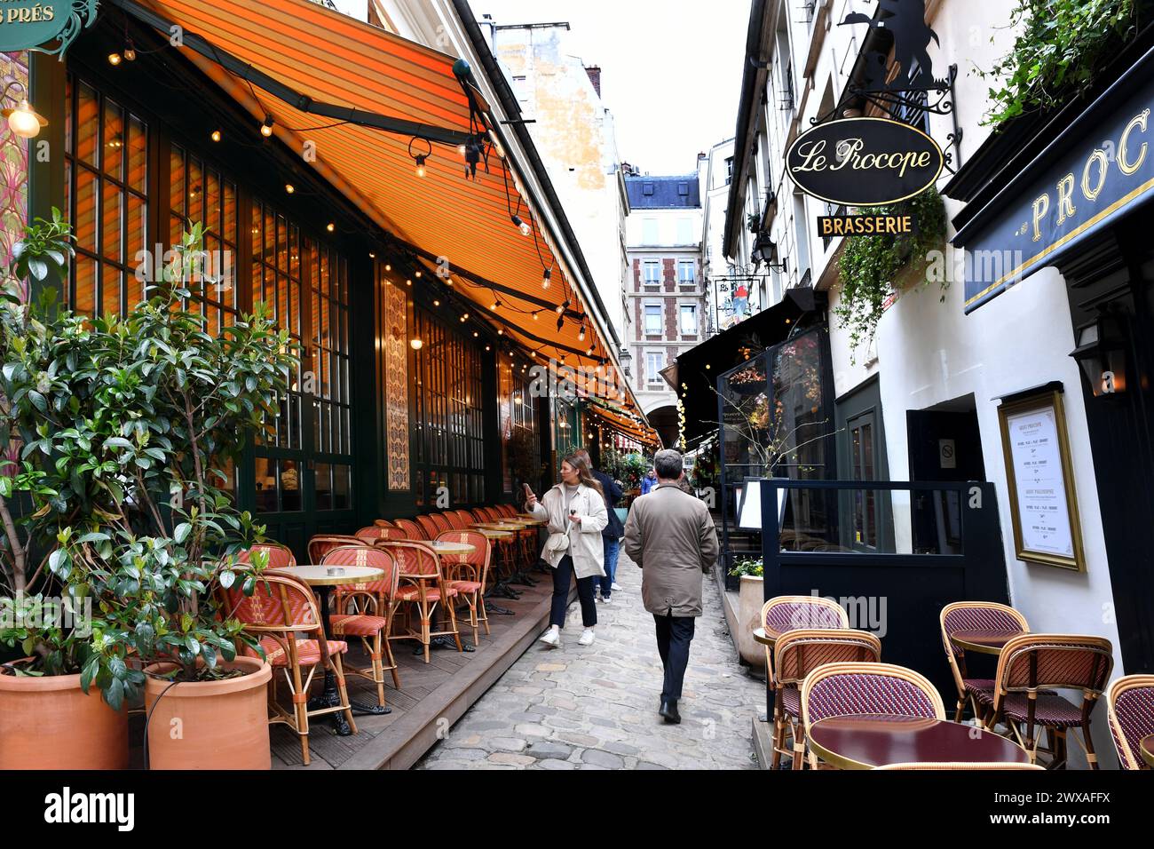 Restaurant - rue de l'ancienne Comédie - Paris Stock Photo - Alamy