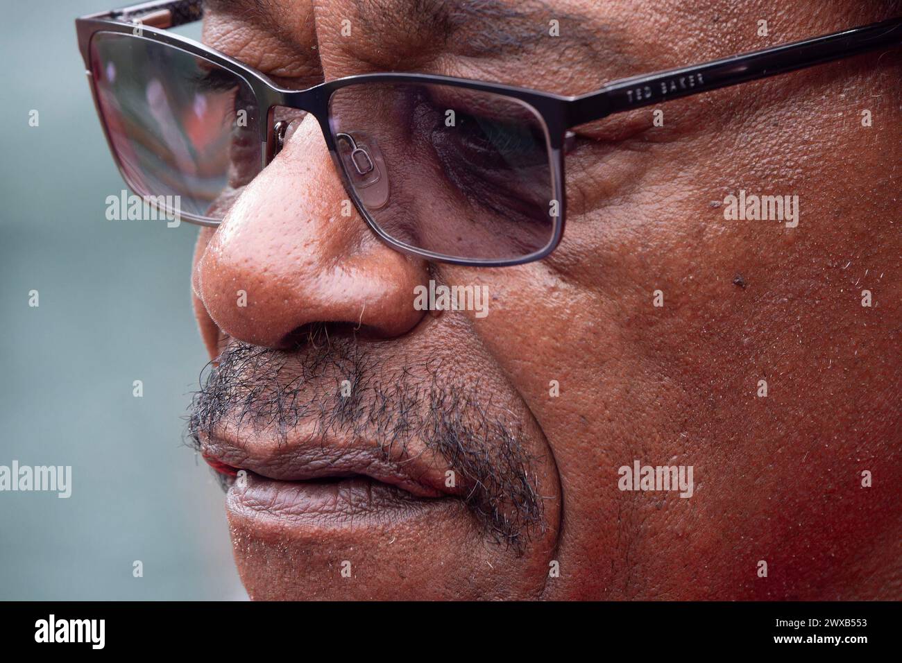 Portrait elderly man glasses in hi-res stock photography and images - Alamy