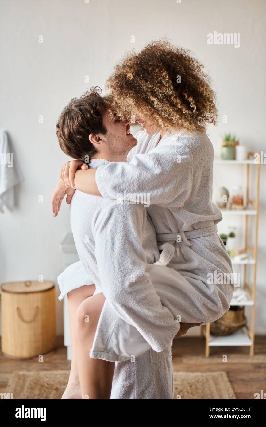 Couple kissing in bathroom hi-res stock photography and images - Alamy