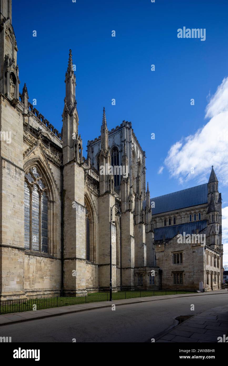 Church architecture transept hi-res stock photography and ...