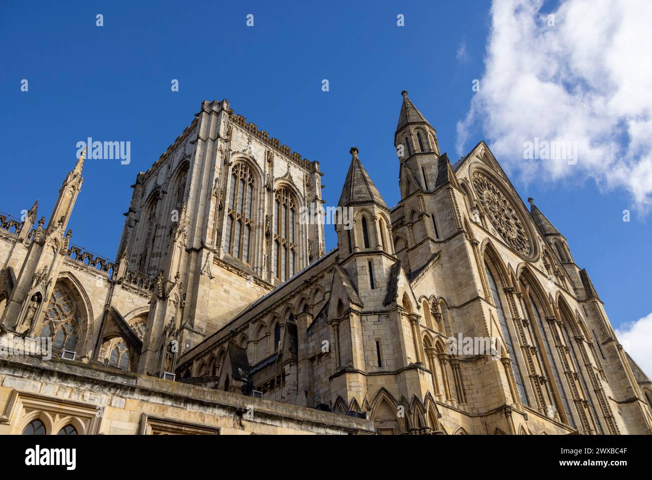 Church architecture transept hi-res stock photography and ...