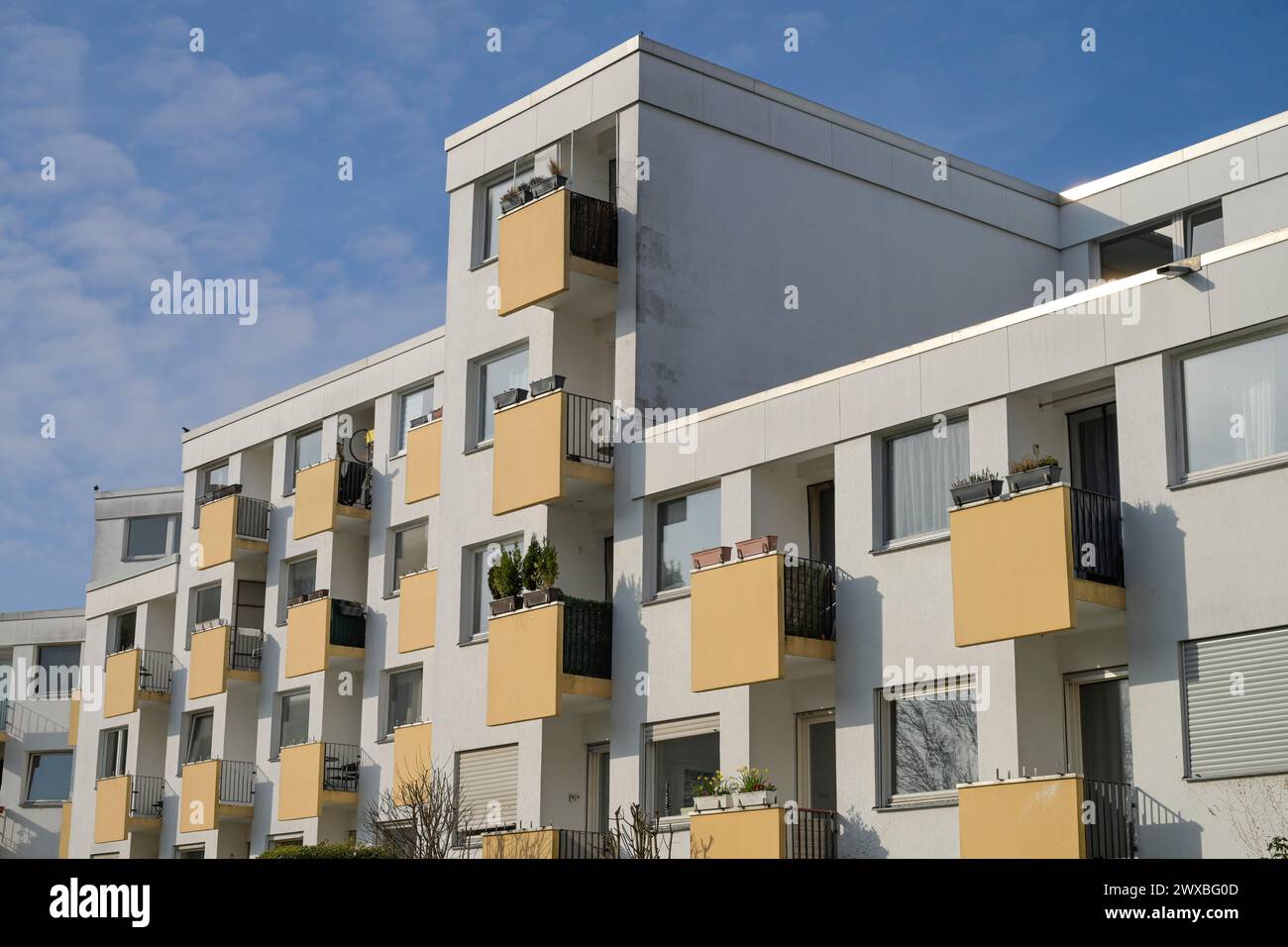 Residential building, Krahmerstrasse, Hindenburgdamm, Lichterfelde, Berlin, Germany Stock Photo