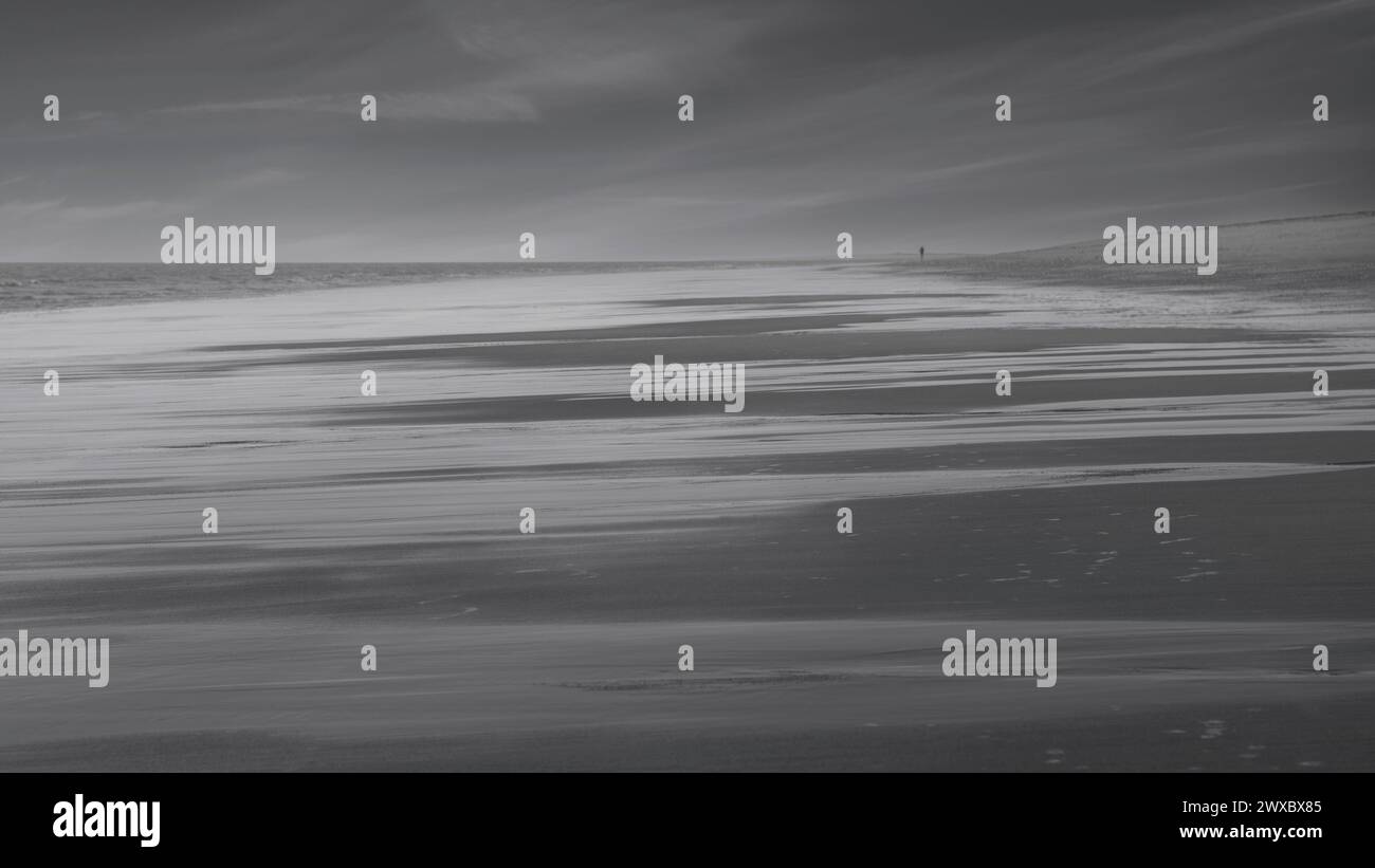 Beach scene Black and White Stock Photo - Alamy