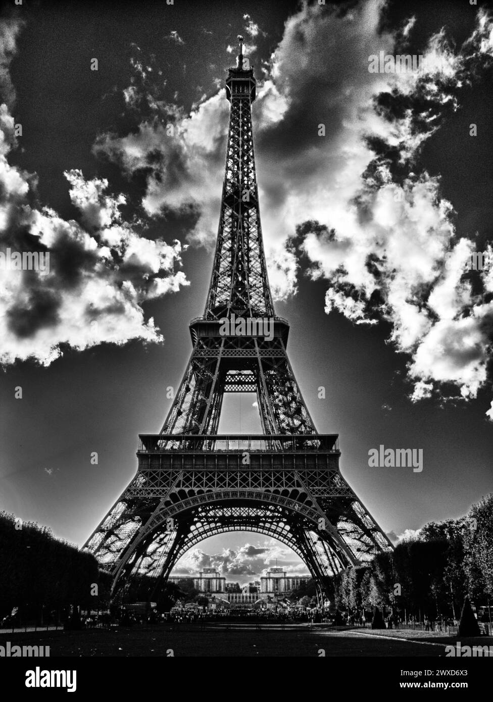 Eiffel Tower Paris Stock Photo Alamy