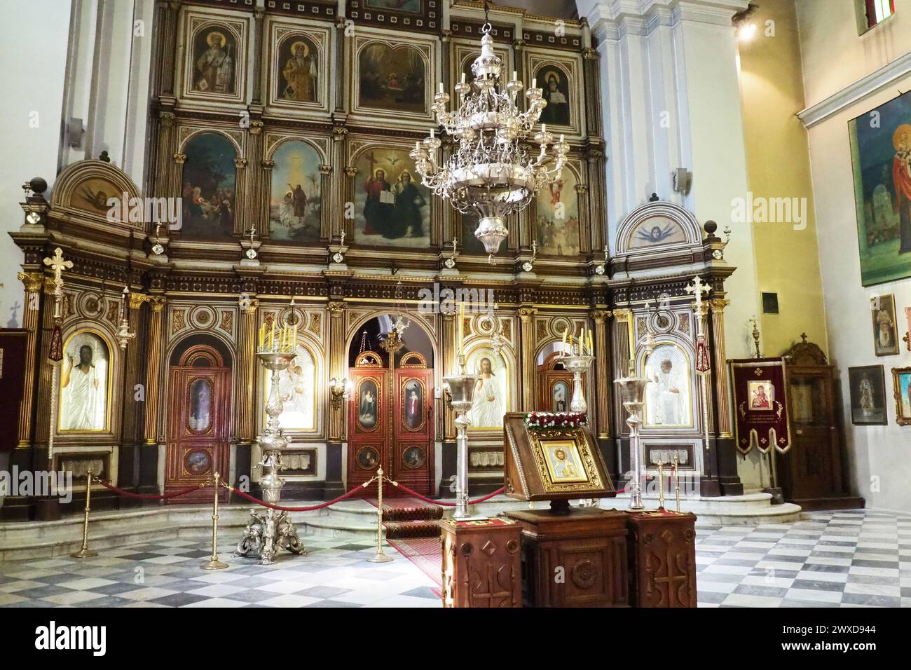 Interior altar st nicholas orthodox hi-res stock photography and images ...