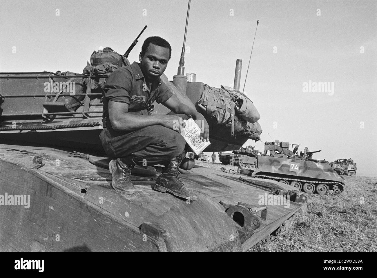 - NATO exercises in Germany, driver of a US Army M 1 Abrams tank (October 1983)   - esercitazioni NATO in Germania, conduttore di un carro armato M 1 Abrams dell'US Army (ottobre 1983) Stock Photo