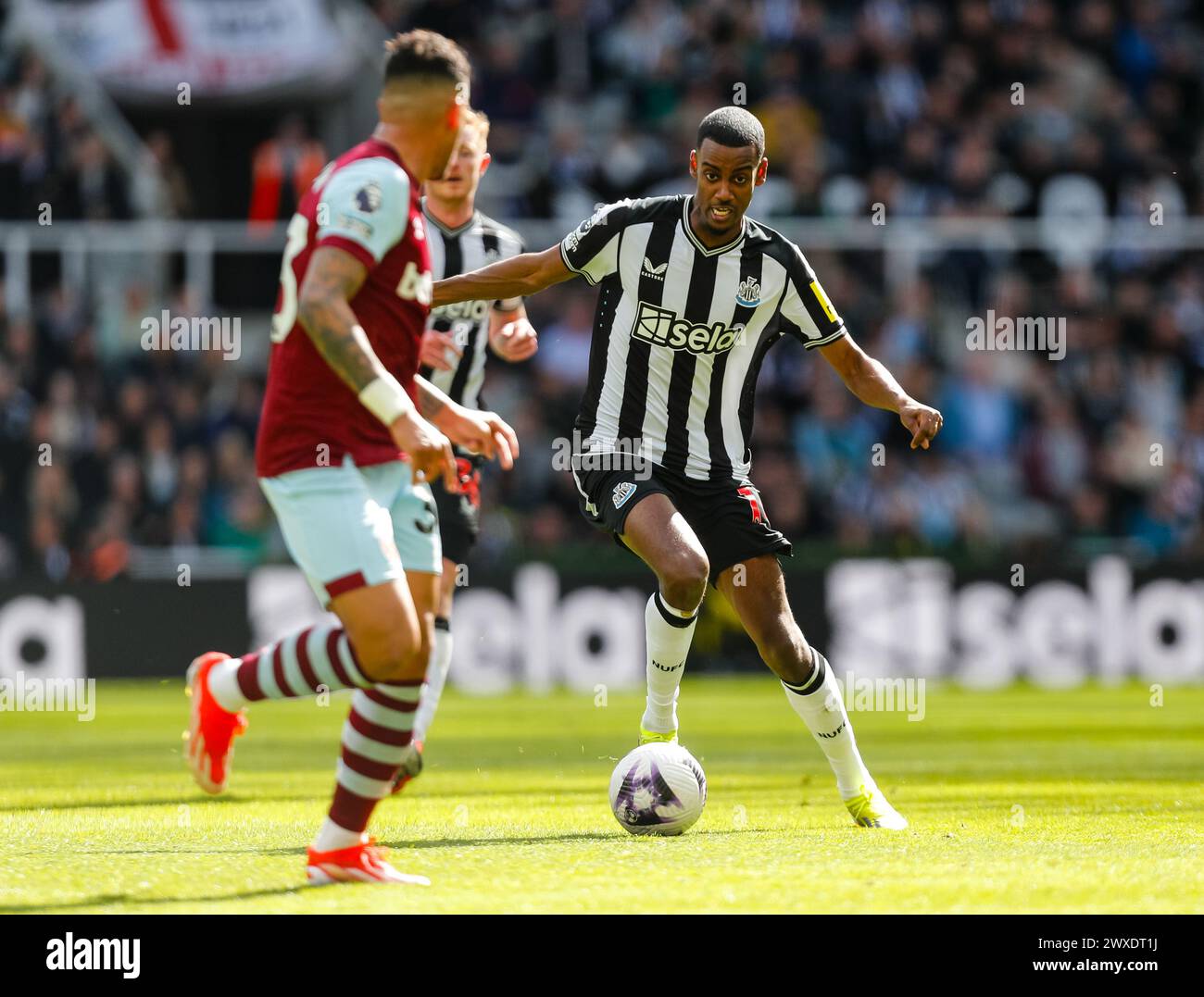 The Isak Controversy: Merson’S Insight Into Newcastle'S Dilemma - gtknqng