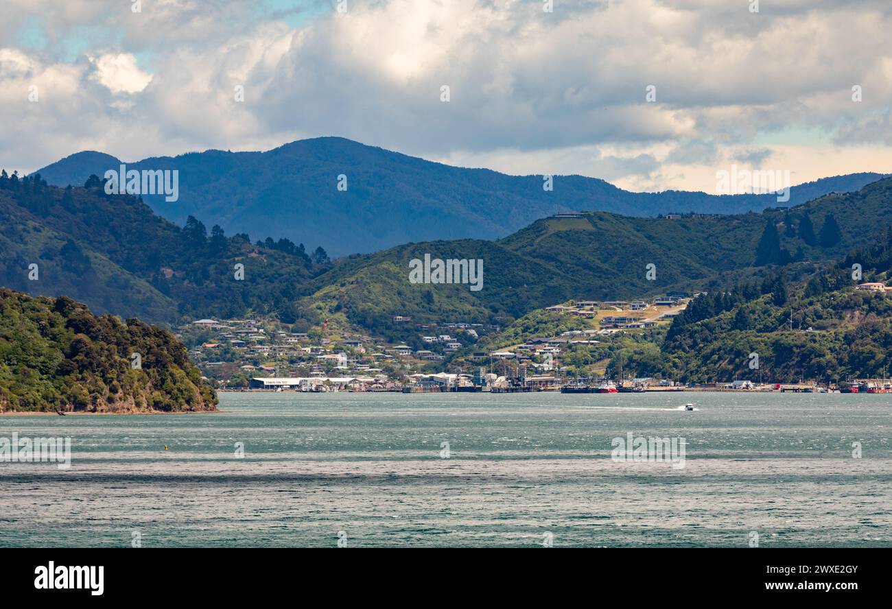 A view from a ferry on the Queen Charlotte Sound (Tōtaranui) as it sails from Picton on the north end of the South Island of New Zealand to Wellington. Stock Photo
