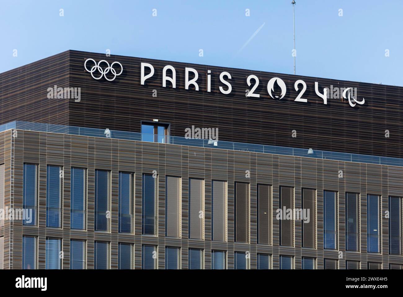 RARE BANDEROLE PARIS Jeux Olympiques Paris 2024 EUR 189,00 - FR