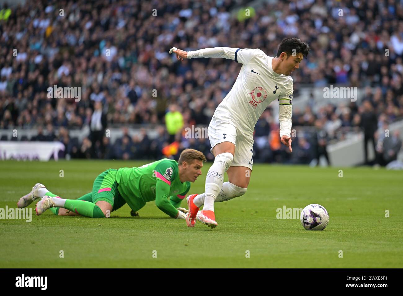 Mesmerizing Son Heung-min And Thomas Muller Score First Major League Soccer Goals Background Photography Mesmerizing Son Heung-min And Thomas Muller Score First Major League Soccer Goals Background Photography