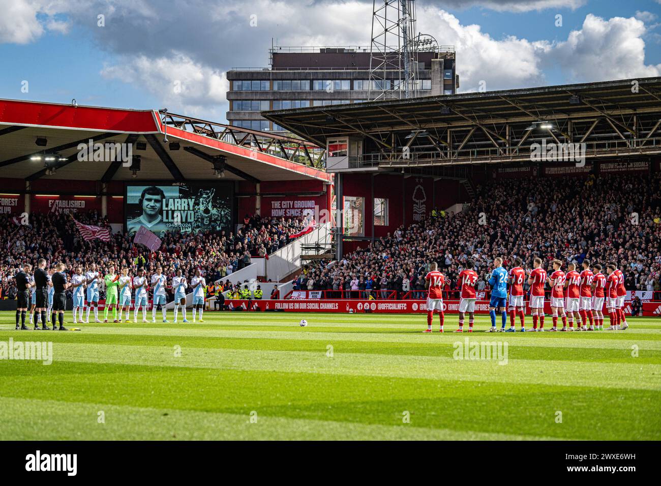 The City Ground, Nottingham, UK. 30th Mar, 2024. Premier League Football, Nottingham Forest versus Crystal Palace; Players and fans applaud Larry Lloyd who passed away recently Credit: Action Plus Sports/Alamy Live News Stock Photo