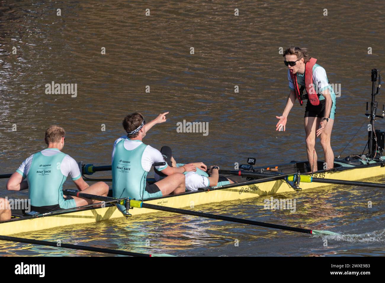 Chiswick Bridge, Chiswick, London, UK. 30th Mar, 2024. The finish line ...