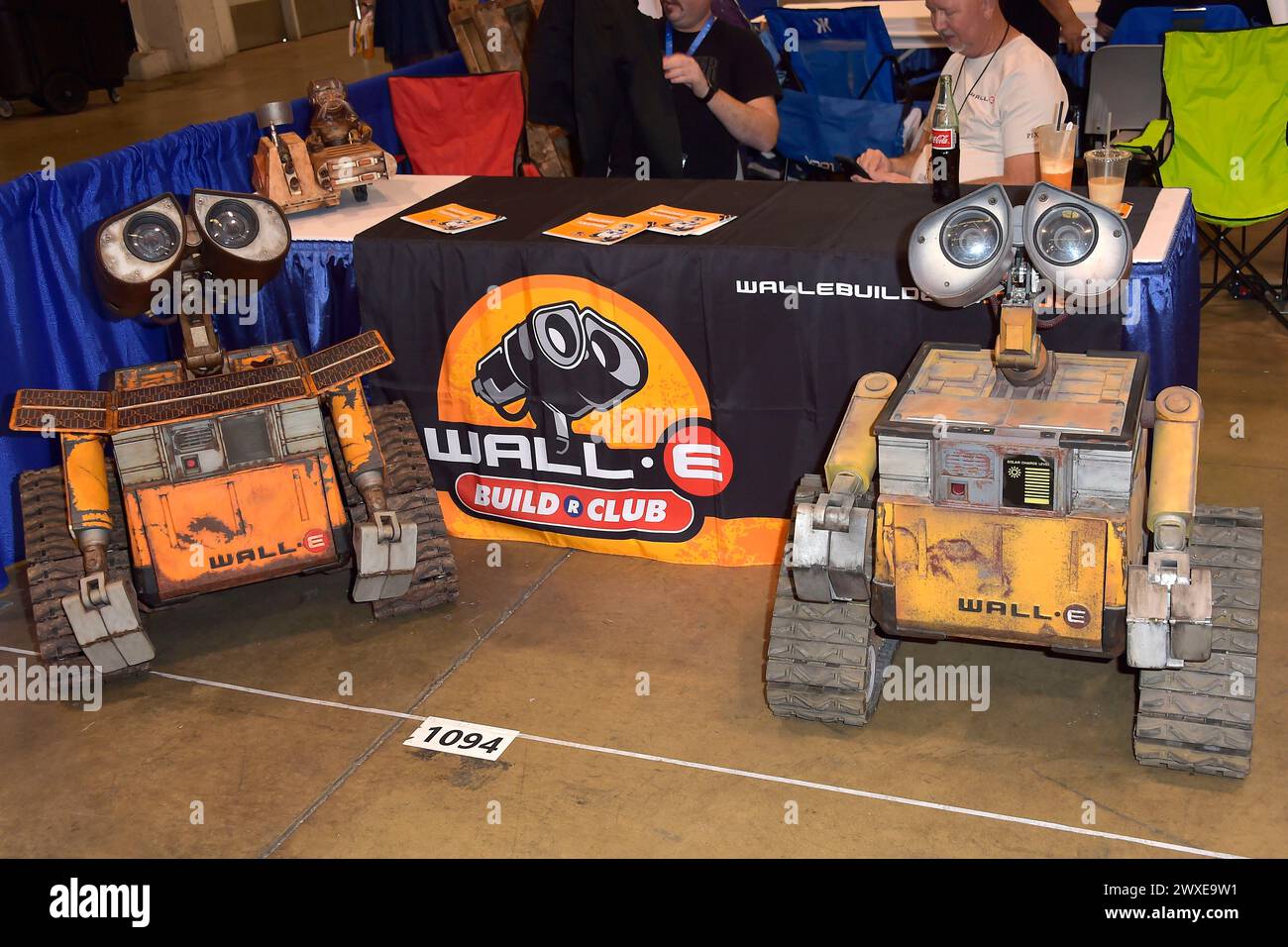 WALL-E auf der WonderCon 2024 im Anaheim Convention Center. Anaheim, 29 ...