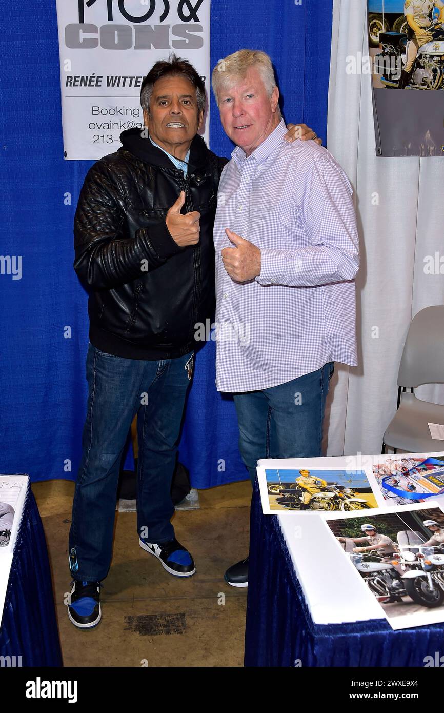 Erik Estrada und Larry Wilcox auf der WonderCon 2024 im Anaheim Convention Center. Anaheim, 29.03.2024 Stock Photo