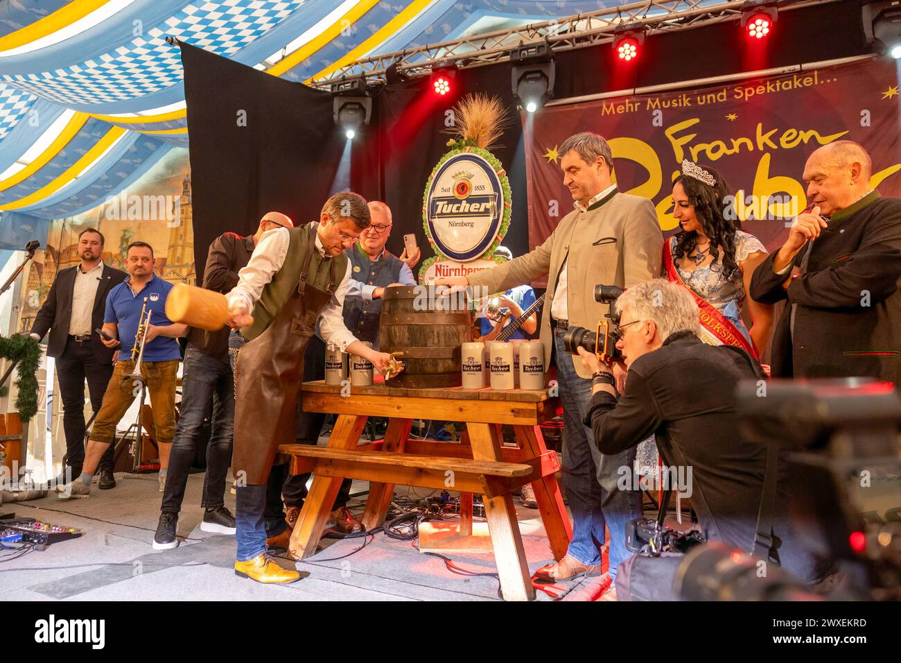 Nürnberg Frühlingsvolksfest 2024 Bieranstich Oberbürgermeister Marcus