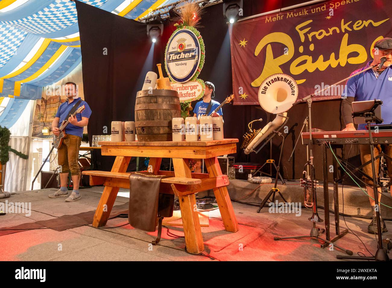 Nürnberg Frühlingsvolksfest 2024 Bieranstich Das Faß der Tucher