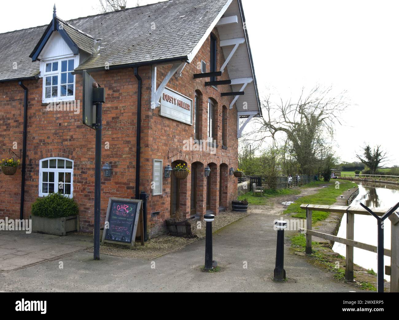 The Dusty Miller canal side pub at Wrenbury-cum-Frith in Cheshire UK Stock Photo