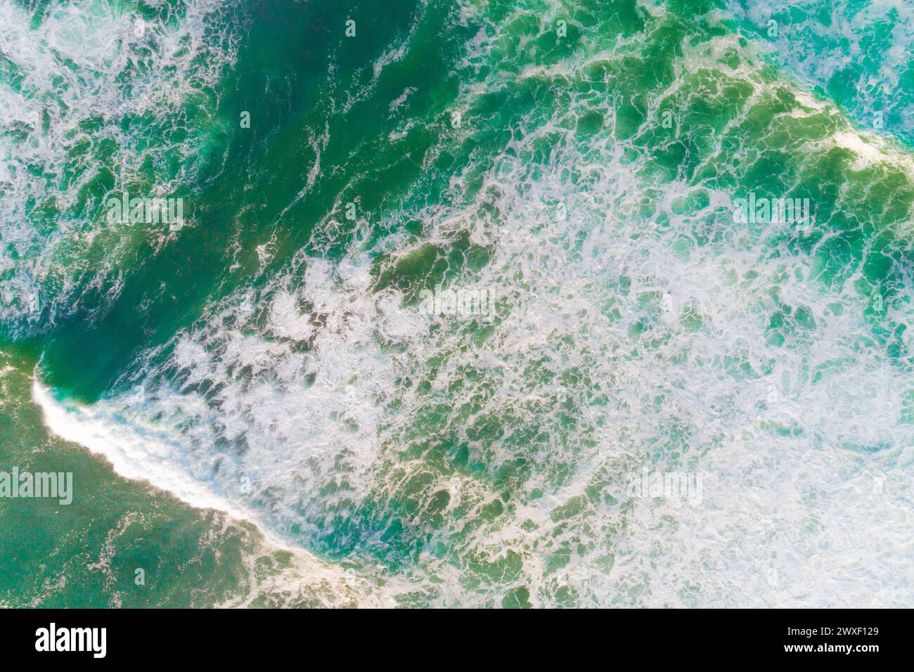Aerial close up ocean waves hi-res stock photography and images - Alamy