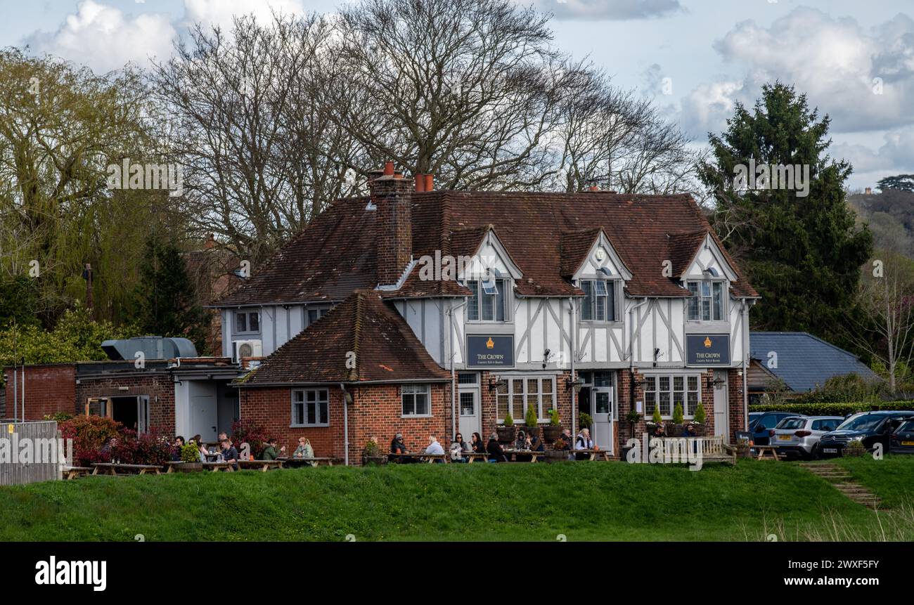 The Crown, Country Pub & Rooms, Cookham, Buckinghamshire Stock Photo