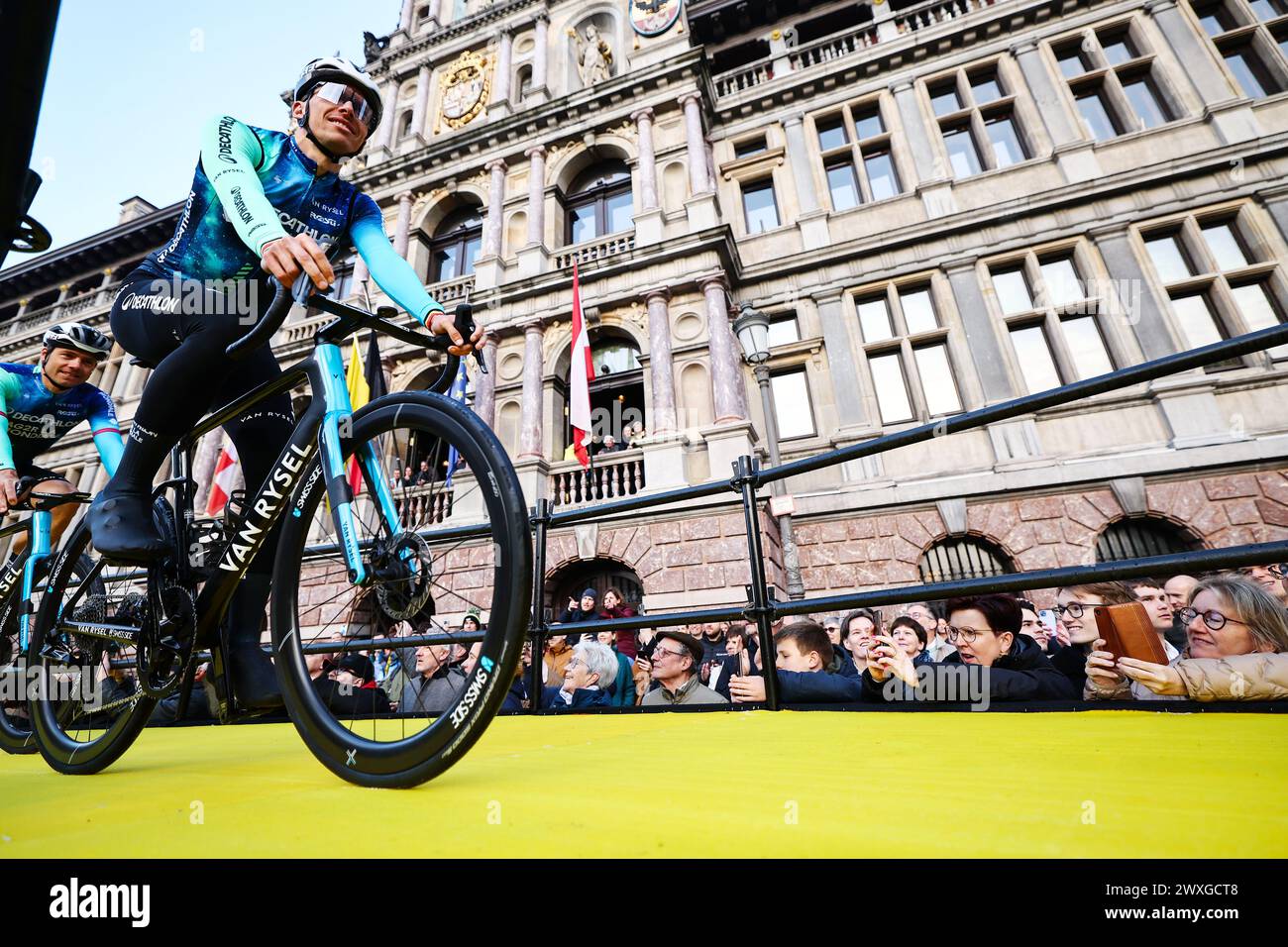 Carte Postale Cycliste Oliver Naesen - AG2R La Mondiale 2022