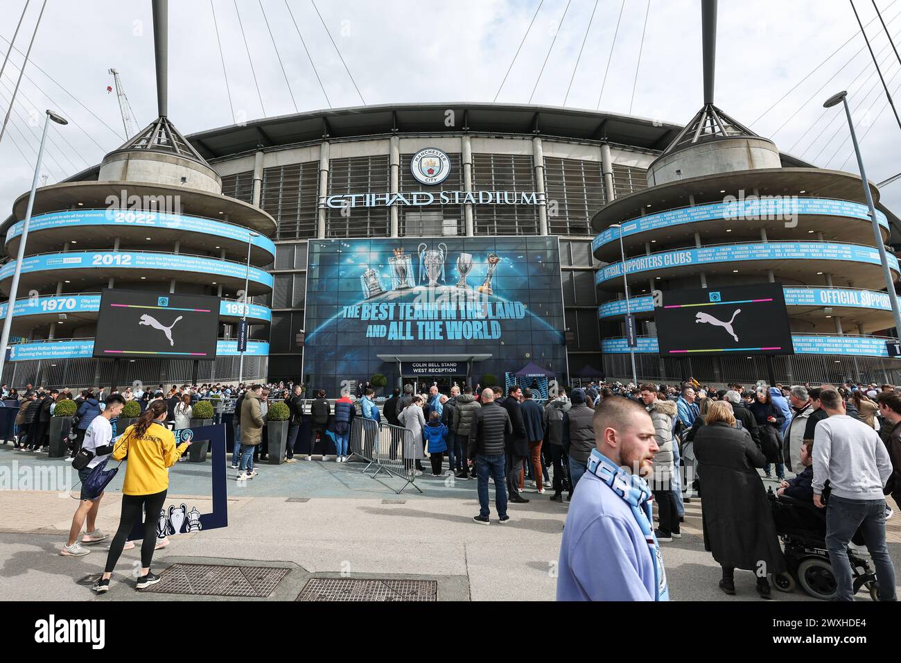 Fans arrive ahead of the the Premier League match Manchester City vs Arsenal at Etihad Stadium, Manchester, United Kingdom. 31st Mar, 2024. (Photo by Mark Cosgrove/News Images) in, on 3/31/2024. (Photo by Mark Cosgrove/News Images/Sipa USA) Credit: Sipa USA/Alamy Live News Stock Photo