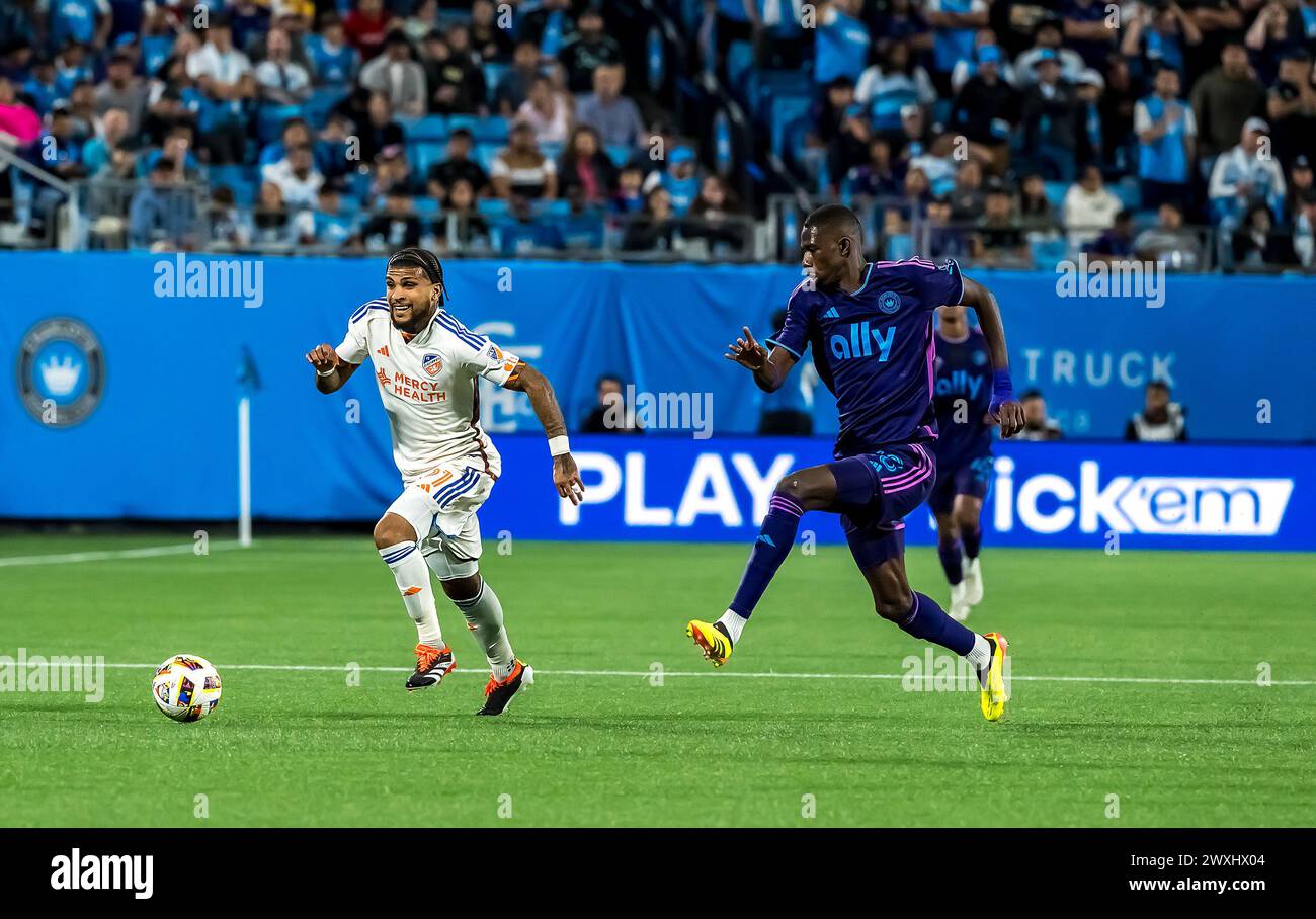 March 30, 2024, Charlotte, Nc, USA: FC Cincinnati Defender DEANDRE YEDLIN (USA) runs down the field during the Charlotte FC Vs FC Cincinnati match at Bank of America Stadium in Charlotte, NC. The match ends in a 1-1 tie in regulation. (Credit Image: © Walter G Arce Sr Grindstone Medi/ASP) EDITORIAL USAGE ONLY! Not for Commercial USAGE! Stock Photo