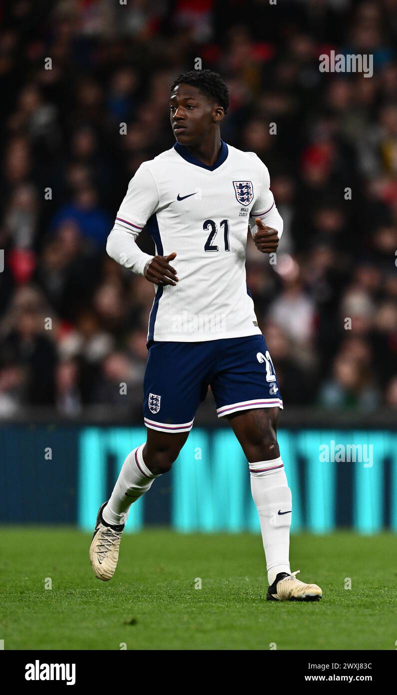 Mainoo Kit Full length body in home kit hi-res stock photography and images - Alamy