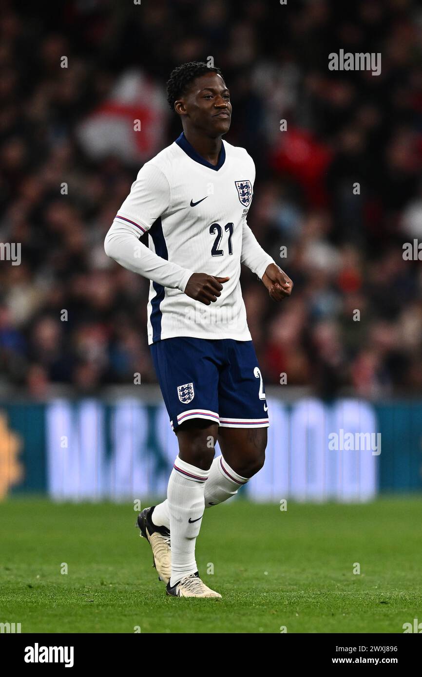 Mainoo Kit Full length body in home kit hi-res stock photography and images - Alamy