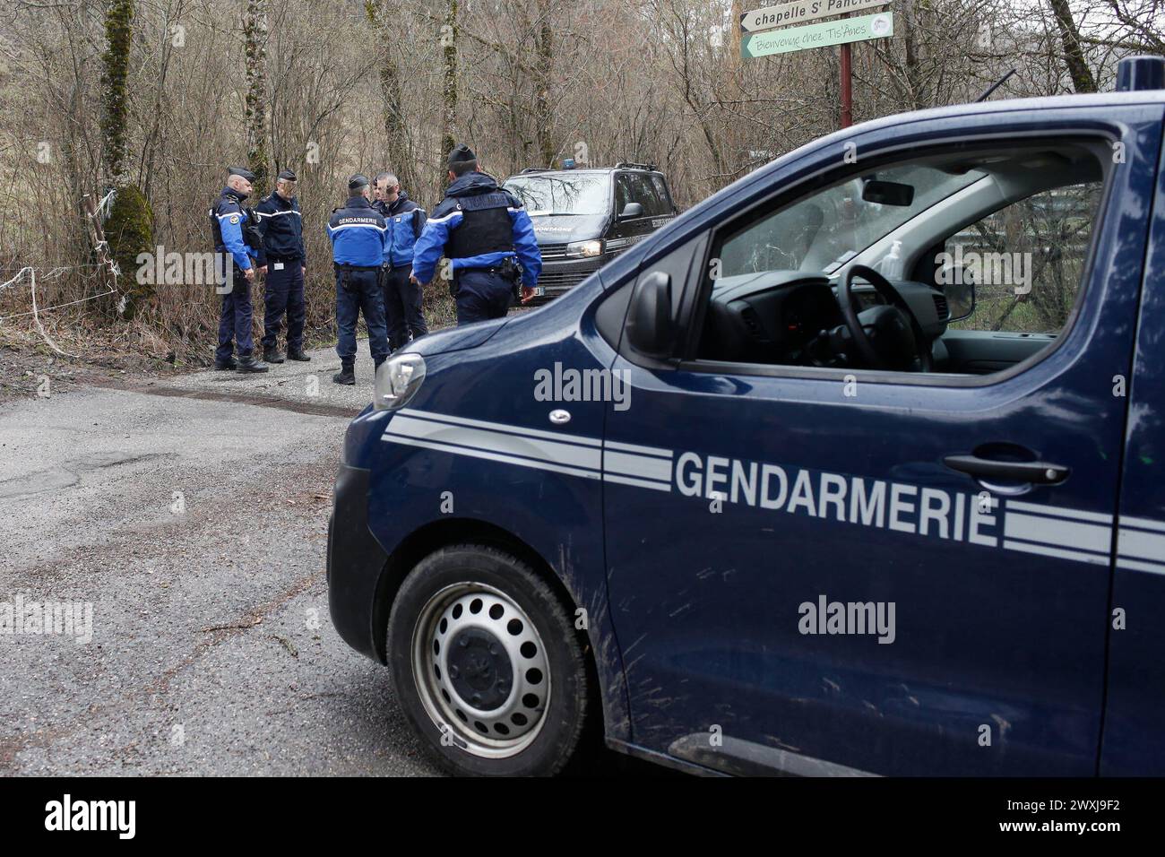 © PHOTOPQR/LE DAUPHINE/Jean-François MUTZIG ; Le Vernet ; 31/03/2024 ; Des barrages ont été dressés par les forces de l'ordre pour éviter à quiconque de pénétrer dans la zone des recherches. French Gendarmes on the road to the French southern Alps tiny village of Le Haut-Vernet, in Le Vernet on March 31, 2024, after French investigators have found the 'bones' of a toddler who went missing last summer. The discovery is the first major breakthrough in the case of two-and-a-half-year-old Emile, who vanished on July 8 last year while staying with his grandparents. Stock Photo