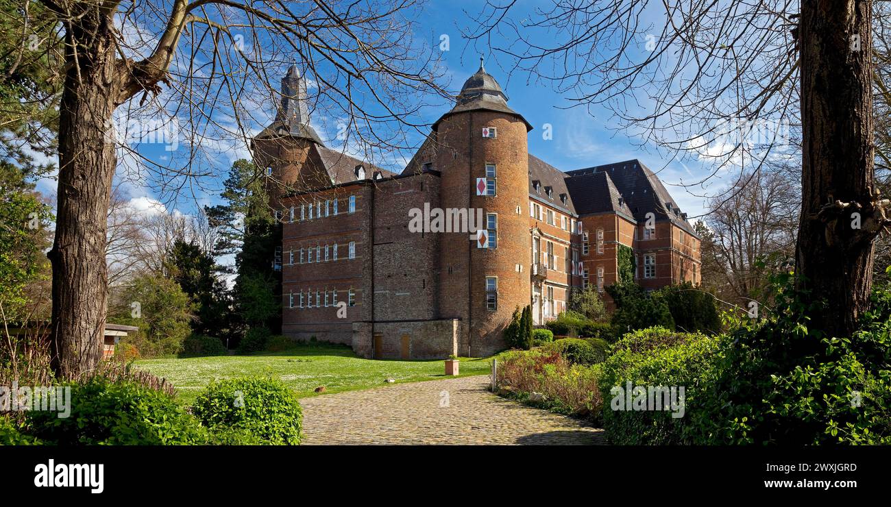 Bedburg Castle, former moated castle in the Erft lowlands, Rhine-Erft district, Lower Rhine, North Rhine-Westphalia, Germany Stock Photo