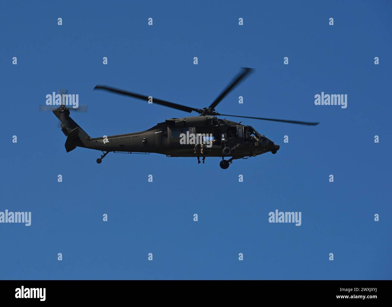 The U.S. Special Operations Command Para-Commandos fly over the ...