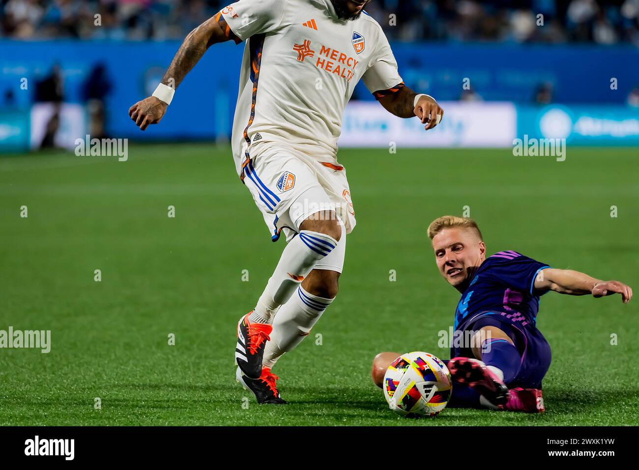 Charlotte, Nc, USA. 30th Mar, 2024. FC Cincinnati Attacker AARON BOUPENDZA fights for the ball during the Charlotte FC Vs FC Cincinnati at Bank of America Stadium in Charlotte, NC. (Credit Image: © Walter G Arce Sr Grindstone Medi/ASP) EDITORIAL USAGE ONLY! Not for Commercial USAGE! Stock Photo